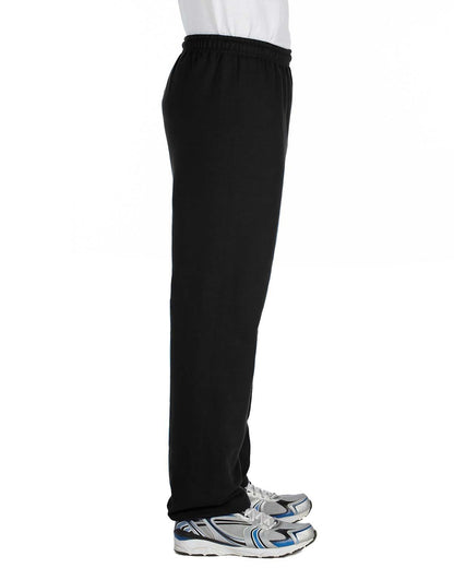 Gildan Adult Heavy Blend™ Sweatpant G182 #color_BLACK